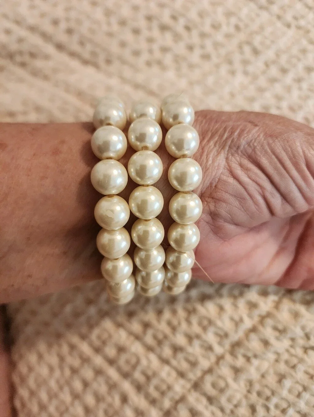 Lot Of 3 Vintage Bracelets Blue Beaded Coil Pearl And Brown Elastisticized